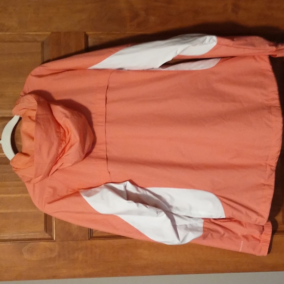 Columbia woman's size L hooded windbreaker w omni-shade - Picture 10 of 12
